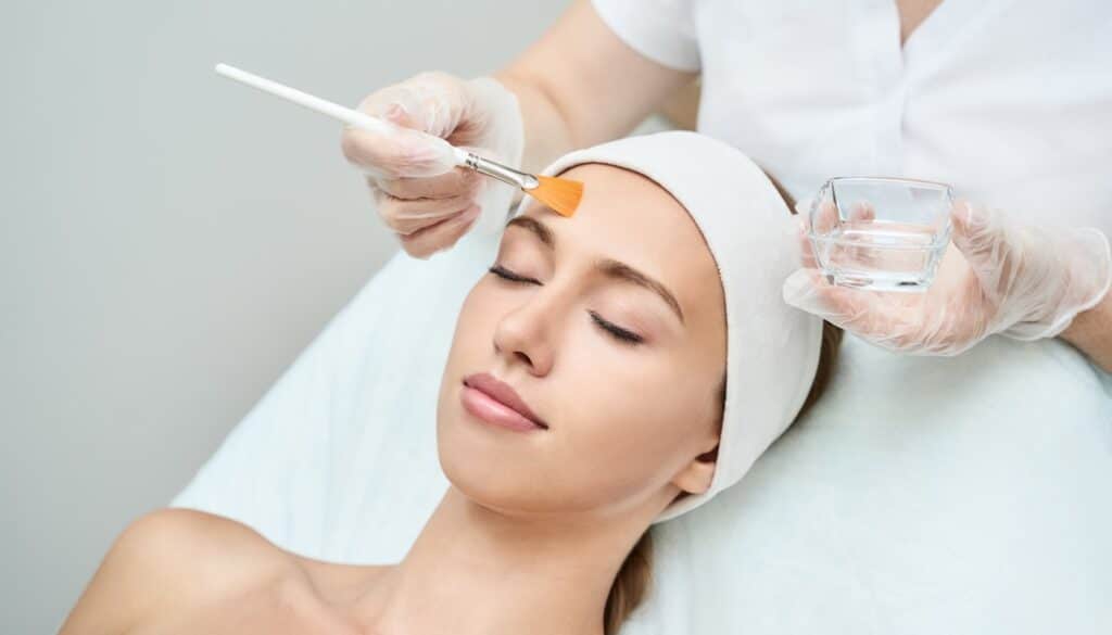 woman receiving derm perfexion treatment